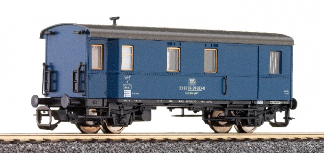 Crew car for maintenance train<br /><a href='images/pictures/Tillig/13474.jpg' target='_blank'>Full size image</a>